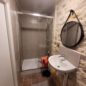 Comfort Room, Garden View | Bathroom - la Genotière (Le Poiré-sur-Vie)