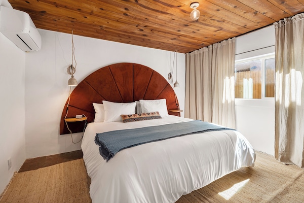 2 多间卧室、熨斗/熨衣板、上网接入、床单