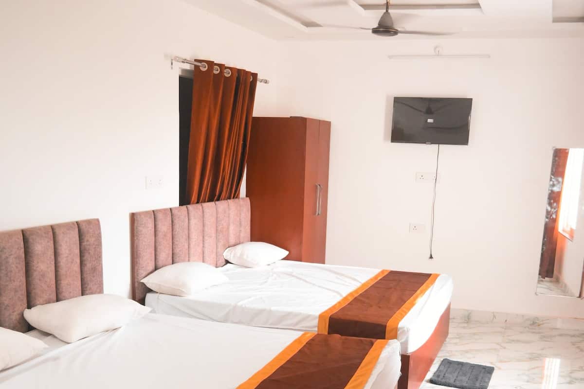 Deluxe Quadruple Room, Balcony, City View