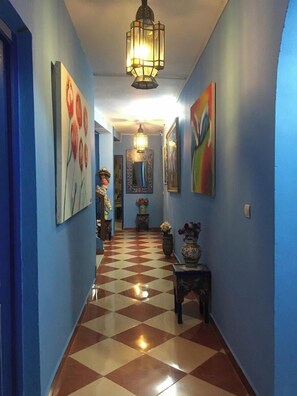 Chimenea y piso con calefacción