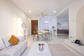 Living area - Paraiso Residence Bukit Jalil by Feel Home (Kuala Lumpur)