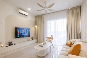 Living area - Paraiso Residence Bukit Jalil by Feel Home (Kuala Lumpur)