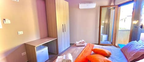 Classic Double Room, Balcony, Partial Sea View
