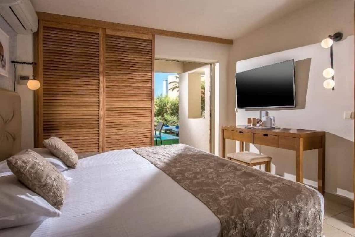 Cribs/infant beds