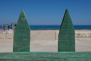 Private beach nearby, beach volleyball - Bella Beach Hotel (Agkisaras)