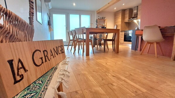 Dining - Pretty outbuilding near forest -Nemours (Poligny)