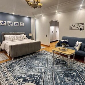 3 bedrooms, Internet, bed sheets - Vintage Charm: 3BR, 2 baths in the heart of Zayed (Sheikh Zayed)