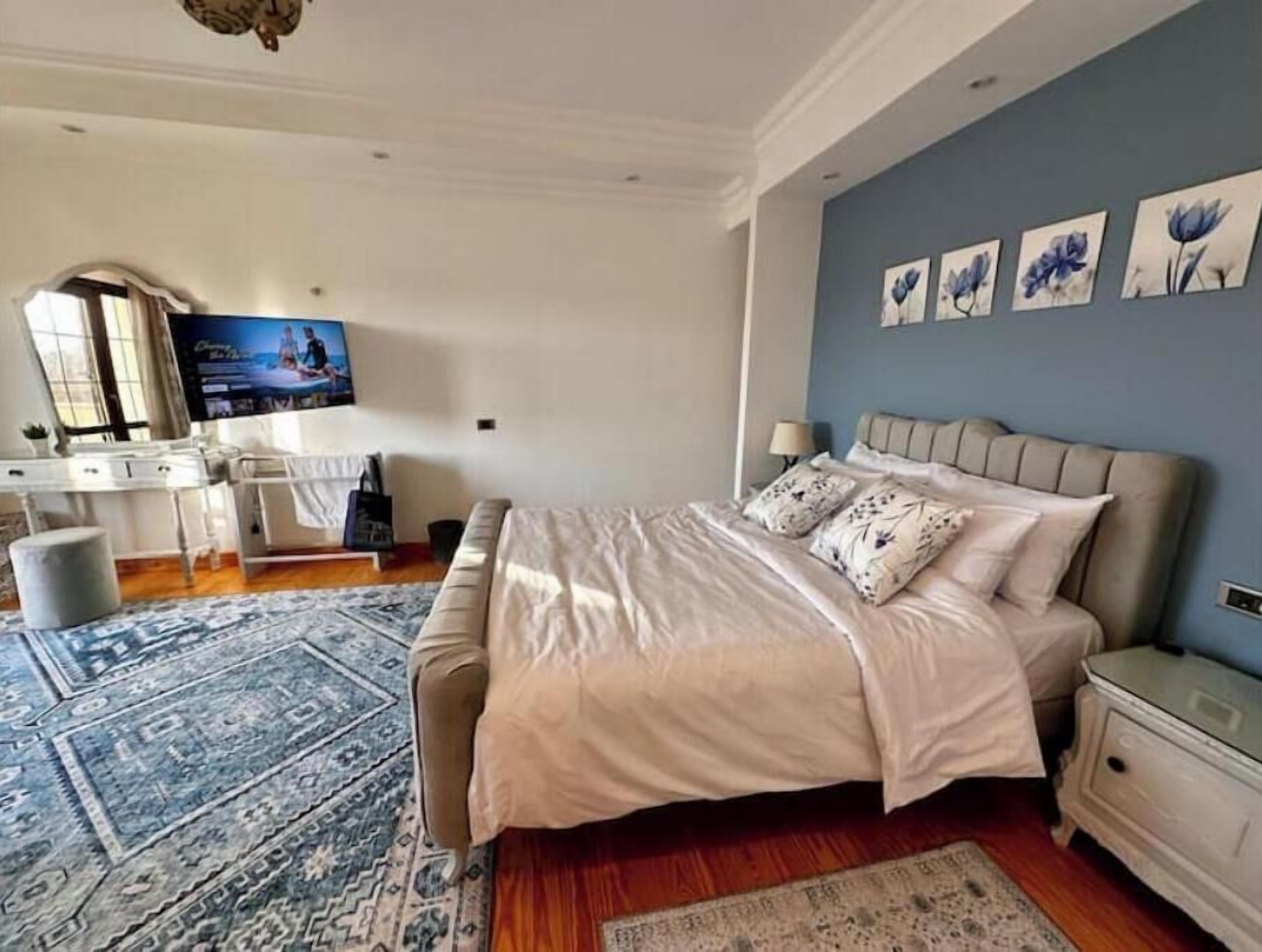3 bedrooms, internet, bed sheets