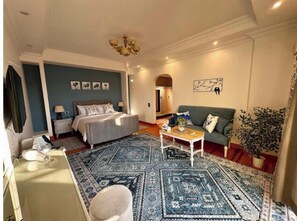3 bedrooms, Internet, bed sheets - Vintage Charm: 3BR, 2 baths in the heart of Zayed (Sheikh Zayed)