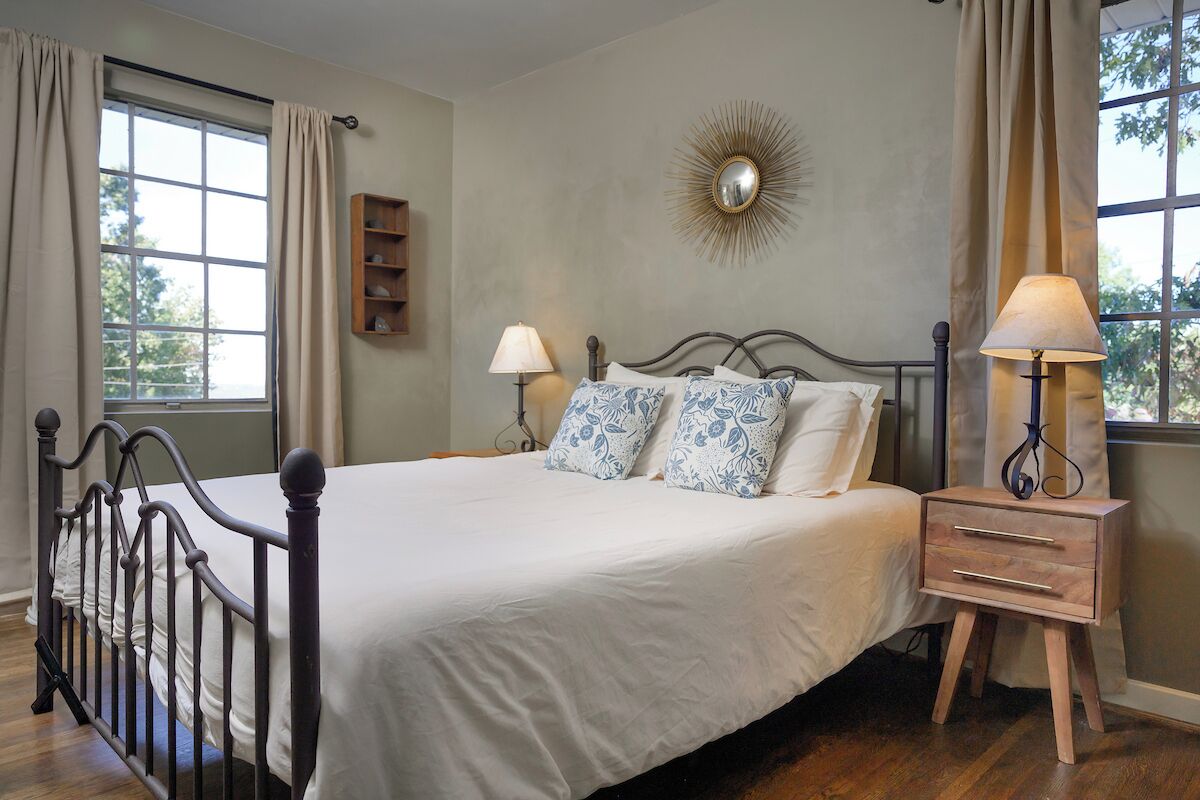 4 quartos, Wi-Fi de cortesia, roupa de cama