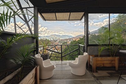 Luxury Suite - Rooftop, Jacuzzi & Balcony