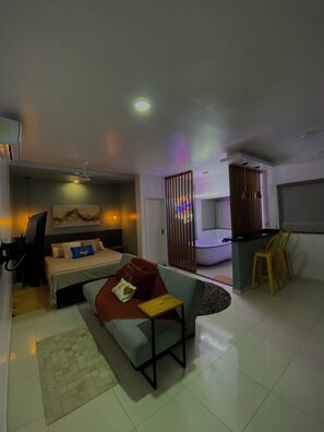 Deluxe Loft | Living area