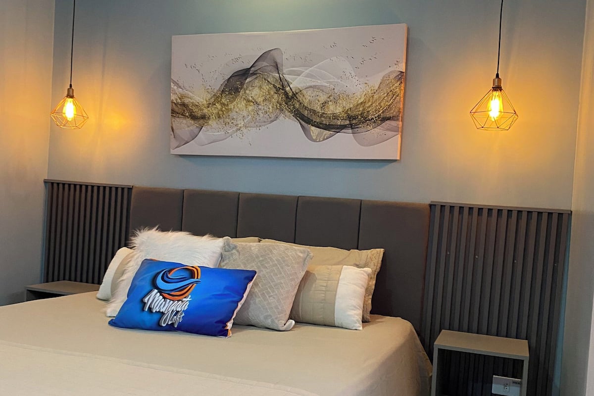 Deluxe Loft | Free WiFi