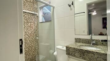 Traditional Loft | Bathroom