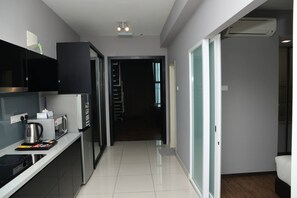 Condo, 2 phòng ngủ, phù hợp cho người khuyết tật | Bếp riêng