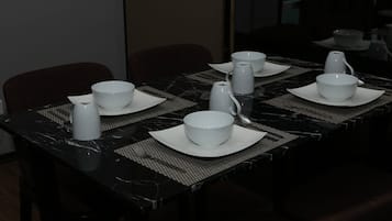 Condo, 2 habitaciones, con acceso para personas discapacitadas | Restaurantes