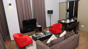 Condo, 2 Bedrooms, Accessible | Interior