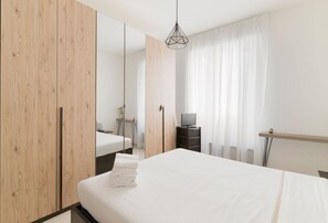 2 bedrooms, iron/ironing board