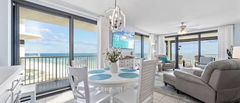 特色公寓客房, 3 間臥室, 非吸煙房, 海灘景觀 | 房內用餐區