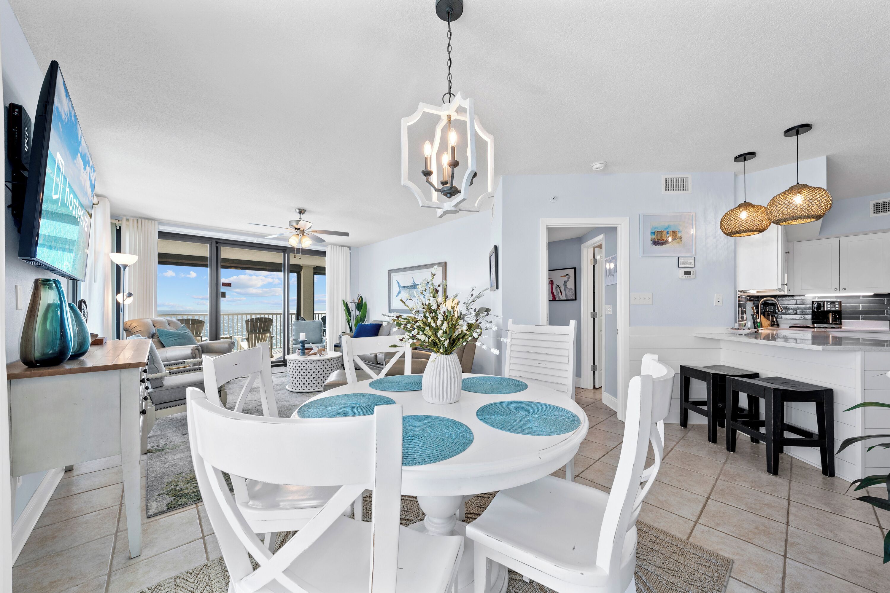 Signature Condo, 3 Bedrooms, Non Smoking, Beach View | In-room dining