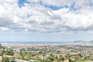 Exterior - Ai Vicoli Ciambra's Alley by Wonderful Italy (Monreale)