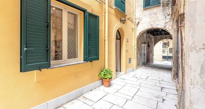 Ai Vicoli Ciambra's Alley by Wonderful Italy