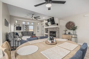 Dining - Remodeled 2 Bedroom +Sunroom/Office Fountain Hills (Fountain Hills)