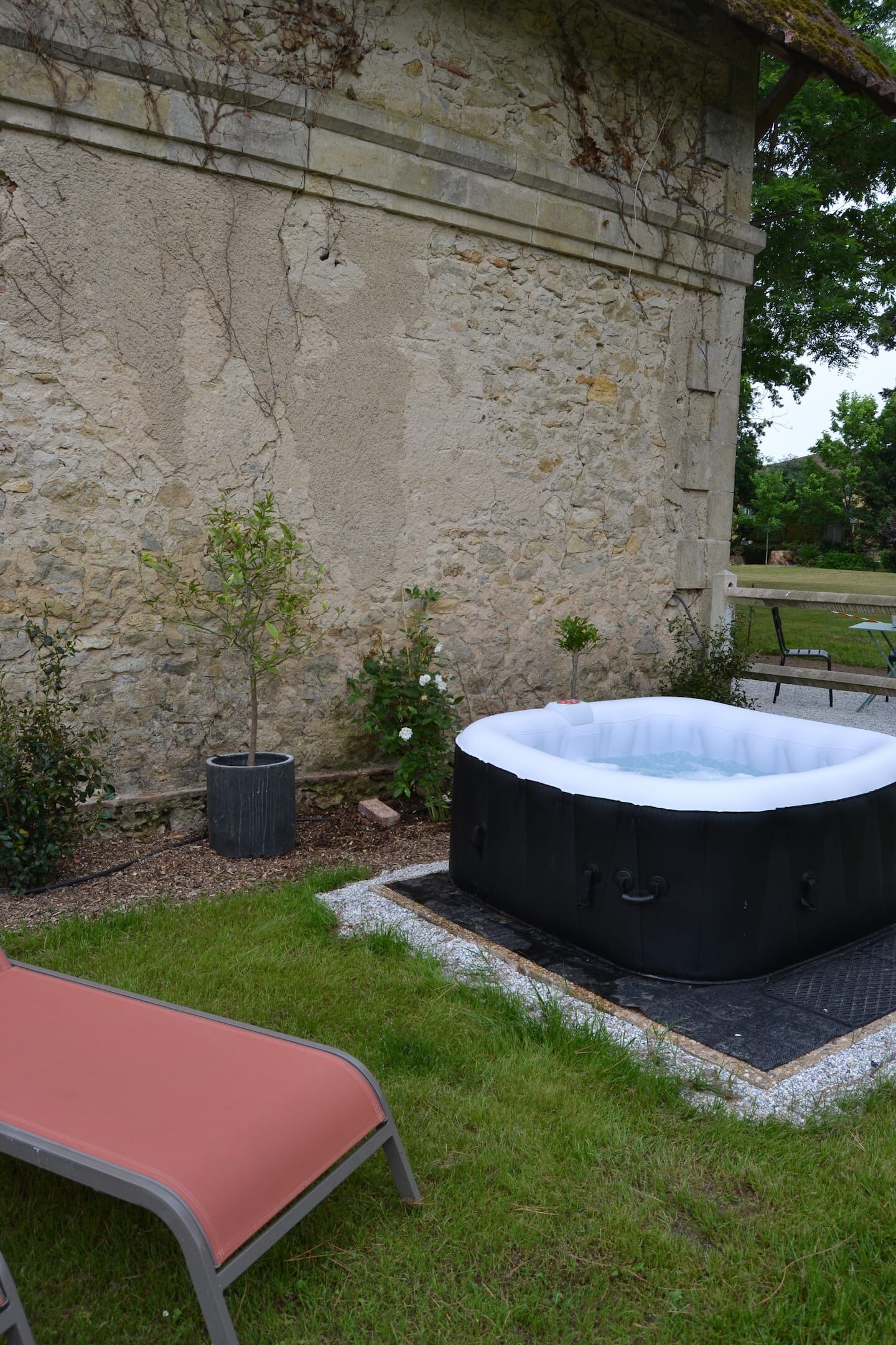 Classic Cottage, Garden View | Private spa tub
