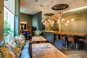 المنشأة من الداخل