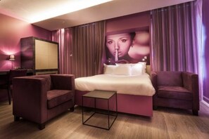 Unclassified image, 4 of 46, button - Legend Hôtel Paris (Paris)
