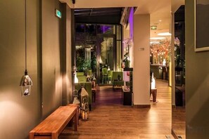 Unclassified image, 3 of 47, button - Legend Hôtel Paris (Paris)