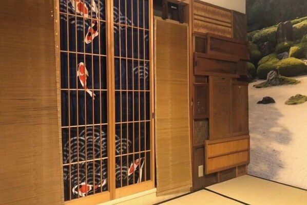 المنشأة من الداخل