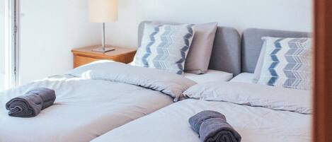 Deluxe Twin Room, Balcony, Sea View | Free WiFi