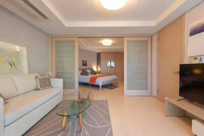 @ Heart of Seoul, Gwanghwamun, Charming 2-Bedroom Air-Conditioned
