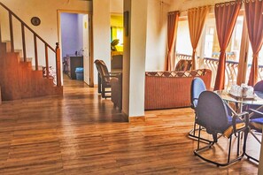 Interior - Charming 3-bedroom apartment with AC in Goa, 500 mtrs from Zalor Beach, Goa (Goa)