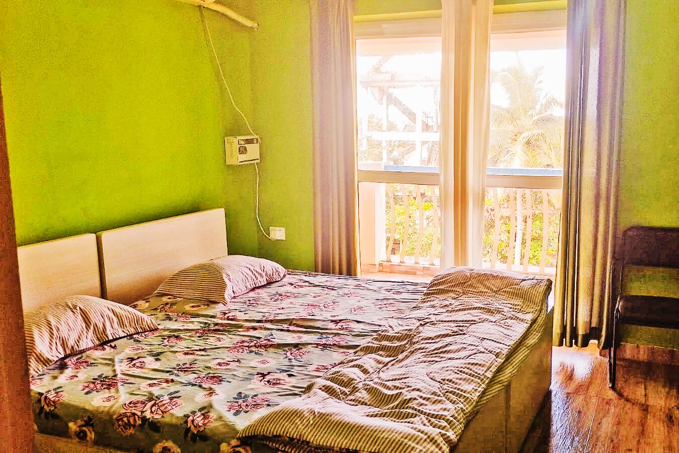 3 bedrooms, bed sheets