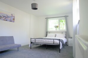 Deluxe Studio | Free WiFi