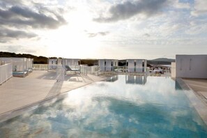 Outdoor pool - Palladium Hotel Menorca (Area Metropolitana de Mao)