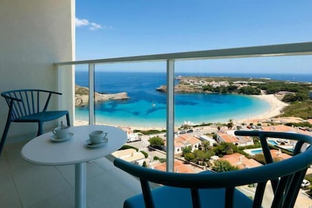 Cots/infant beds. Palladium Hotel Menorca
