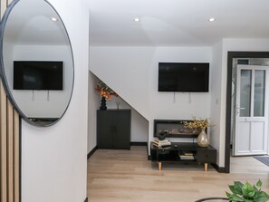 Interior - Milana (Tiverton)