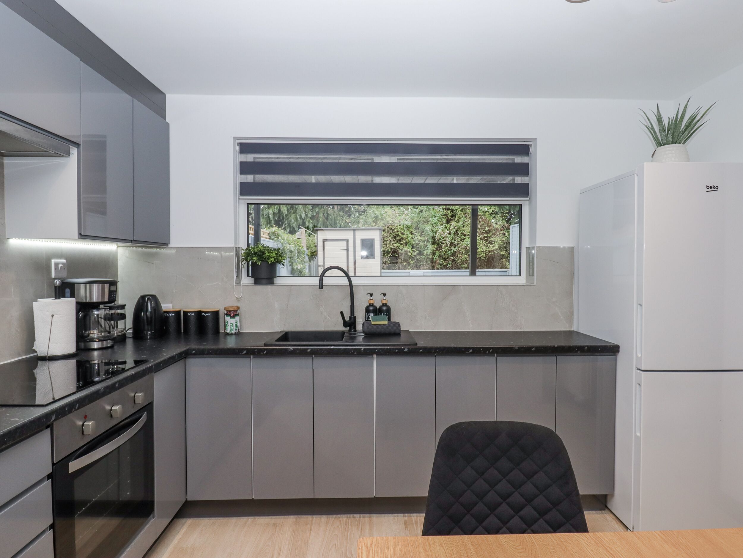 Dishwasher, cookware/dishes/utensils