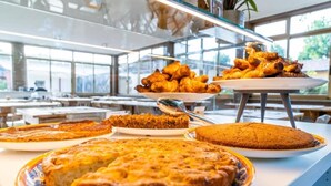 A buffet with various baked goods including pies and pastries. - Le Mimose Family Camping Village Apartment Superior for 6 people (Porto Sant'Elpidio)