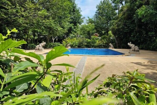 Outdoor pool - Samran Resort (Phuket)