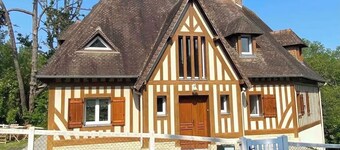 Charming Normandy Vacation Home for 10 Guests in Villers-sur-Mer