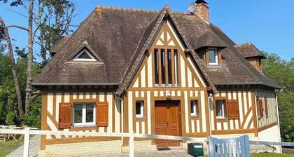 Charming Normandy Vacation Home for 10 Guests in Villers-sur-Mer