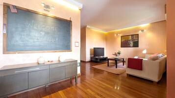 Apartment | 2 bedrooms, desk, Internet