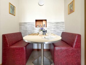 Apartment | 2 bedrooms, desk, Internet - Dimora Diana in Milano (Milan)