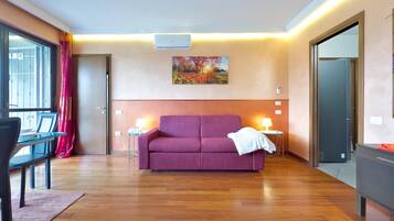 ์ํํธ | 2 ๊ฐ์ ์นจ์ค, ์ธํฐ๋ท