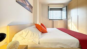 Apartment | 2 bedrooms, desk, Internet