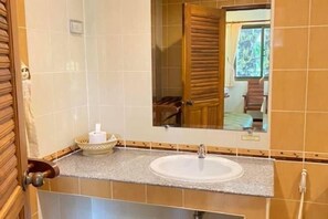 Room - Rommaiplaitawan hotel & resort (Nakhon Ratchasima)